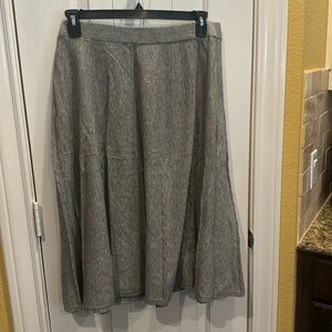 Aft knit skirt. Beautiful grey color with soft flounce.
